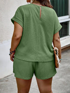 Breezaya Conjunto de 2 peças Plus Size, Top Estilo Boho com Manga de Morcego em Cor Sólida e Shorts com Estampa Aleatória, para Verão