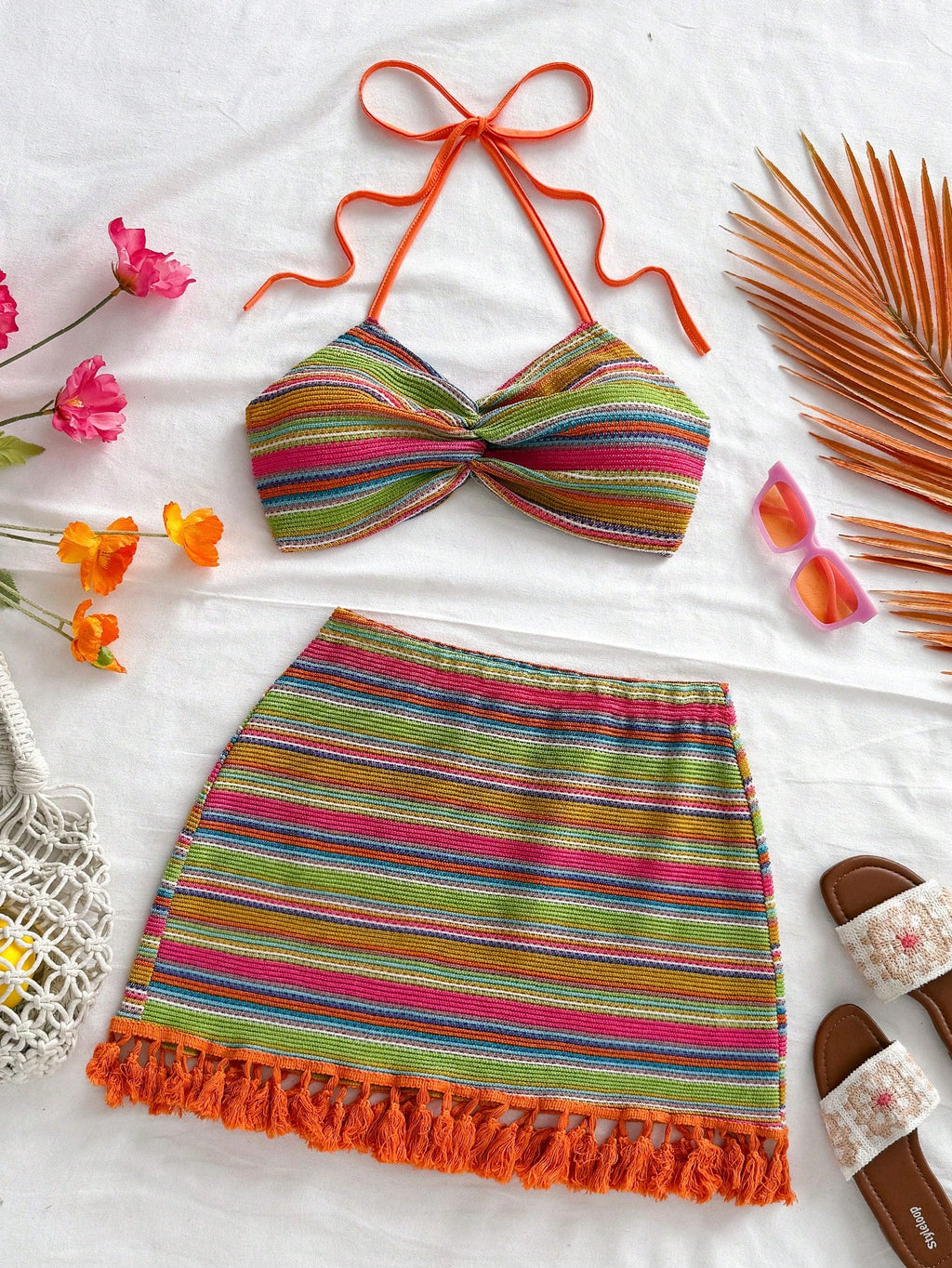 Soleia Conjunto de top curto com decote halter e costas nuas colorido e saia mini com franjas para mulheres, 