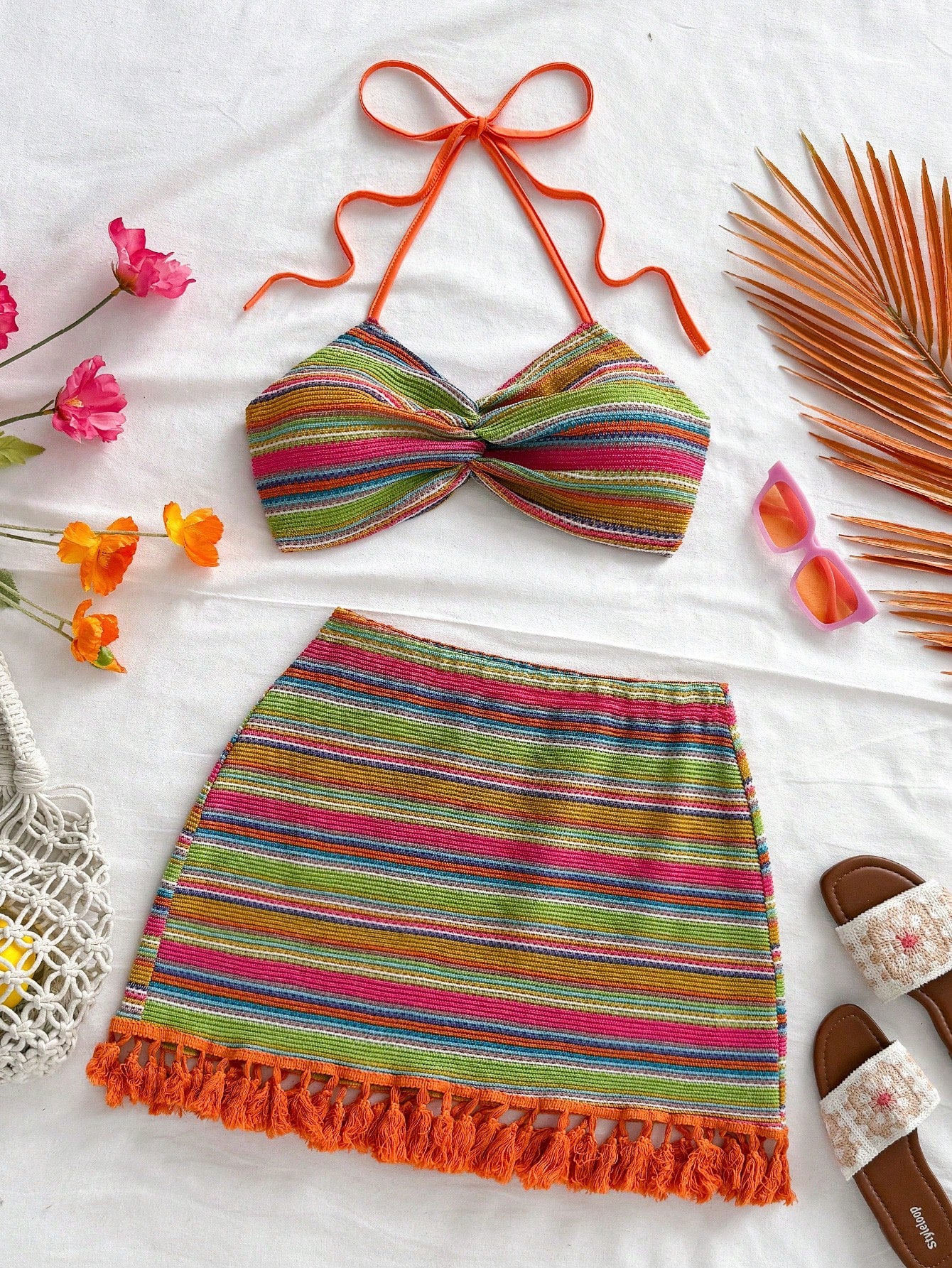 Soleia Conjunto de top curto com decote halter e costas nuas colorido e saia mini com franjas para mulheres, 