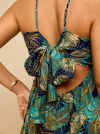 SHEIN VCAY Vestido Cami Plus Size De Cor Sólida Com Nó De Torção & Detalhe Vazado & Sem Costas & Laço Up