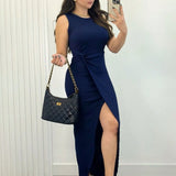 Vestido Débora – Minimalismo Sofisticado com Toque Urbano