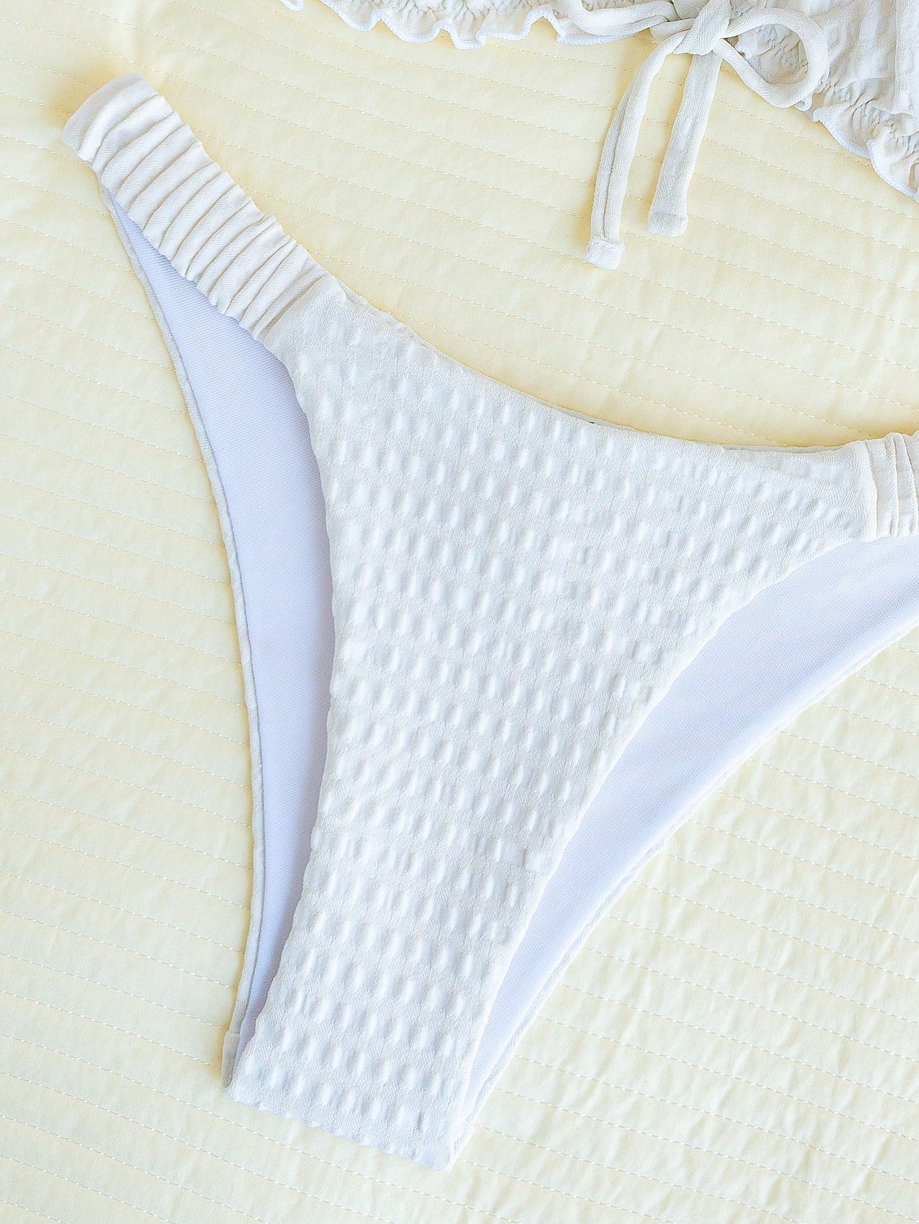 Swim Mod Conjunto de Maiô Bikini de 2 Peças com Tecido Texturizado, Babado, Laço na Frente, Cordão na Cintura, Fofo, Doce, Fashion, Animado para Festa