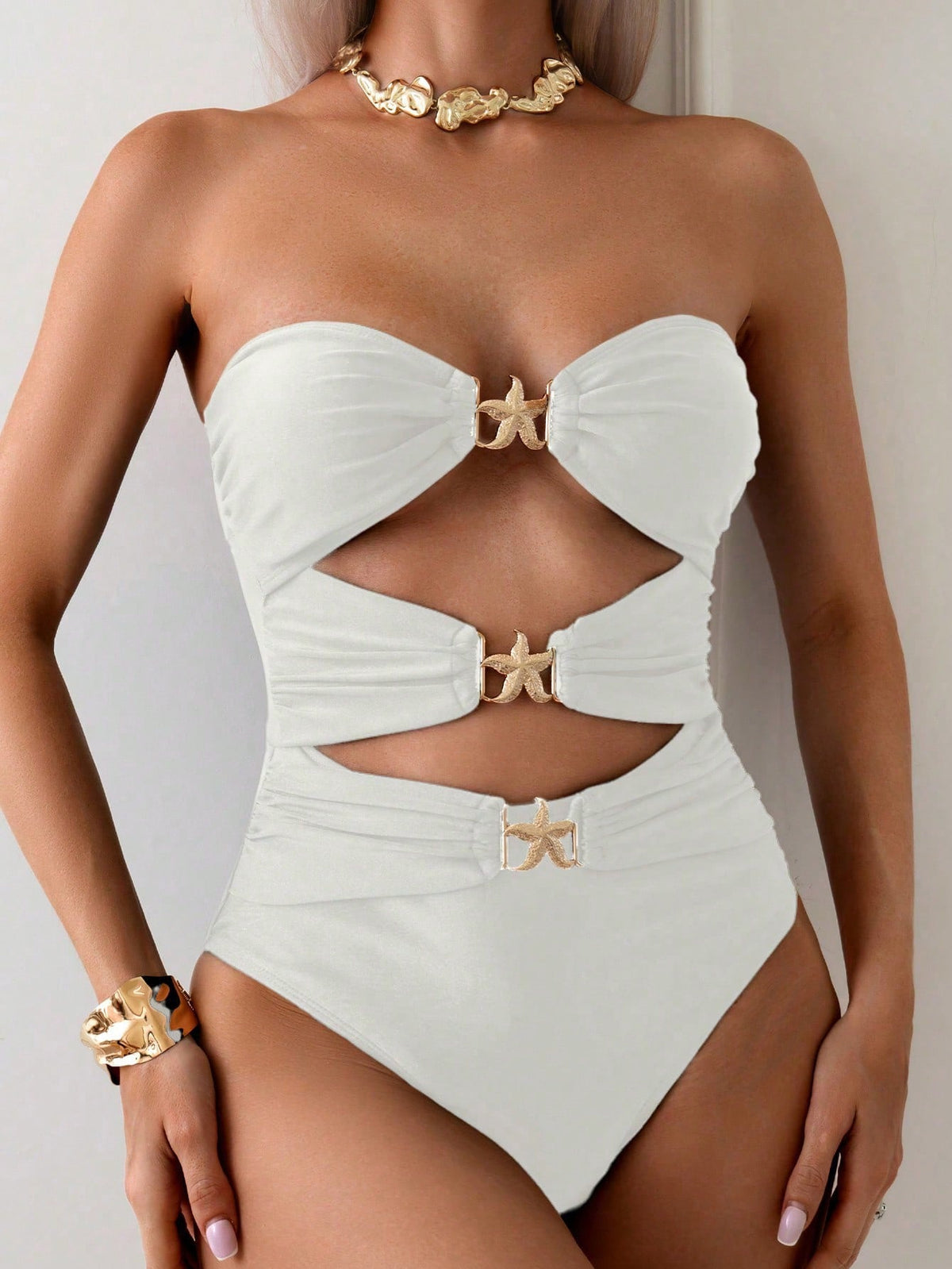 SHEIN X Sofía Suescun SHEIN Swim Maiô Unicolor Feminino com Adorno Metálico Vazado, Verão