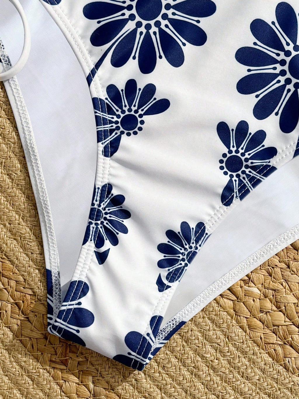Swim Lushoire Conjunto de Maiô Feminino 2 Peças, Estampa Floral Azul & Branca, Com Aro, Alça Fina, Costas Abertas, Calcinha Cintura Alta com Design de Amarração Lateral, Adequado para Praia, Festa, Férias Casuais