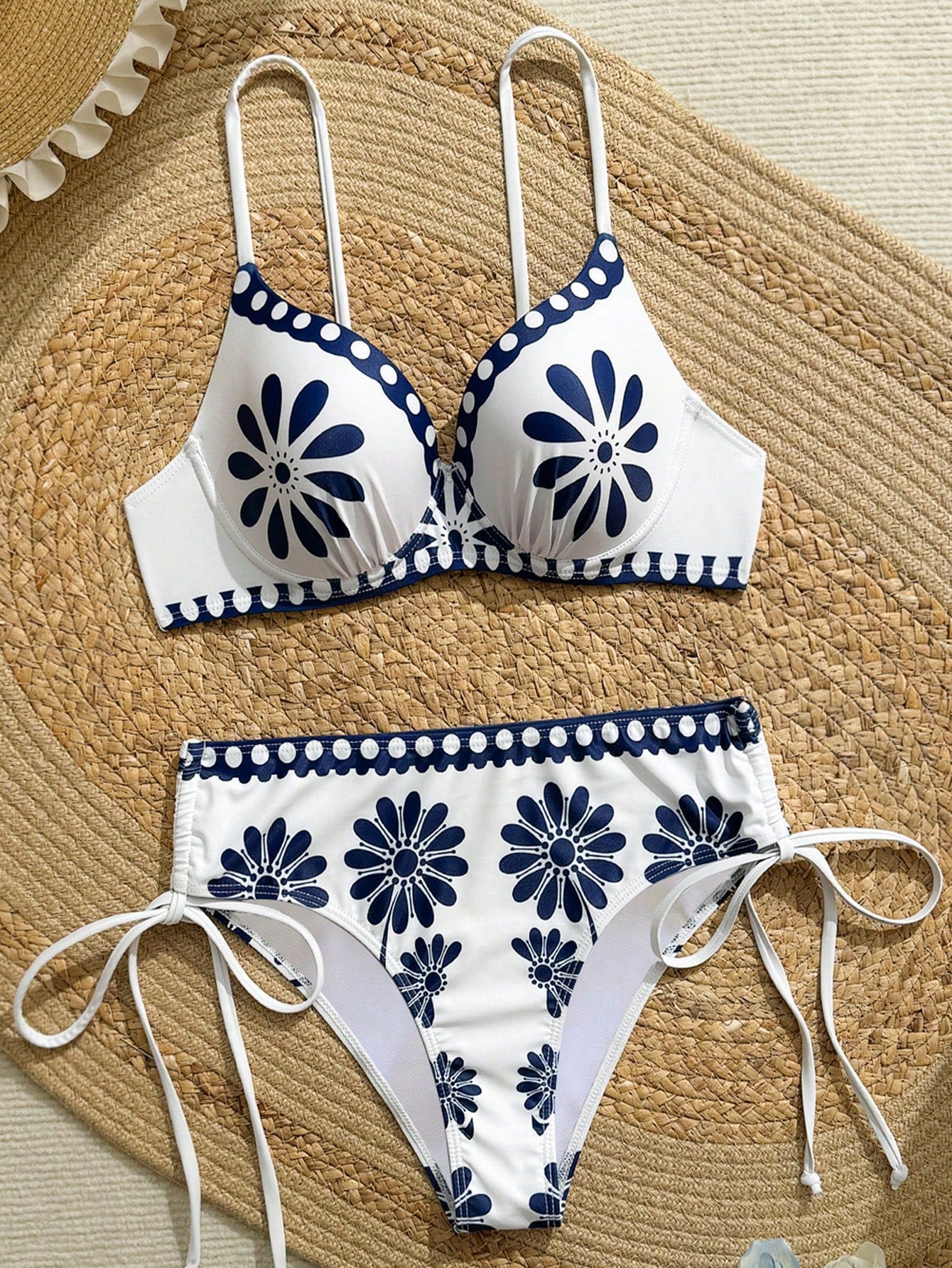 Swim Lushoire Conjunto de Maiô Feminino 2 Peças, Estampa Floral Azul & Branca, Com Aro, Alça Fina, Costas Abertas, Calcinha Cintura Alta com Design de Amarração Lateral, Adequado para Praia, Festa, Férias Casuais