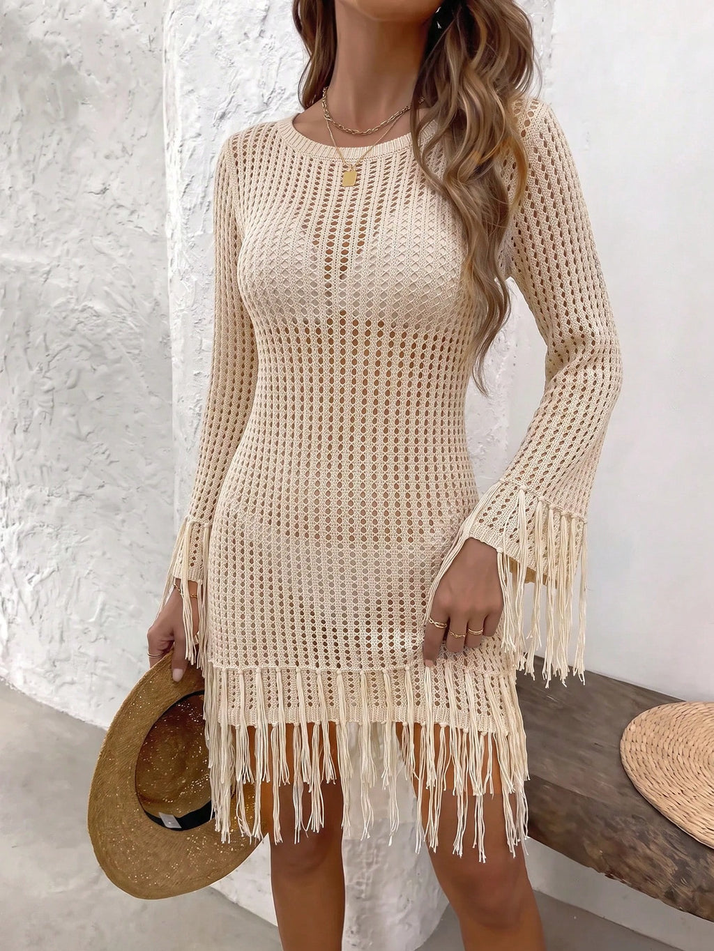 Breezaya Vestido de Tricô Feminino Sexy Elegante Romântico Casual Bege com Recortes Vazados e Decoração de Borlas e Franjas para Praia Férias Outono