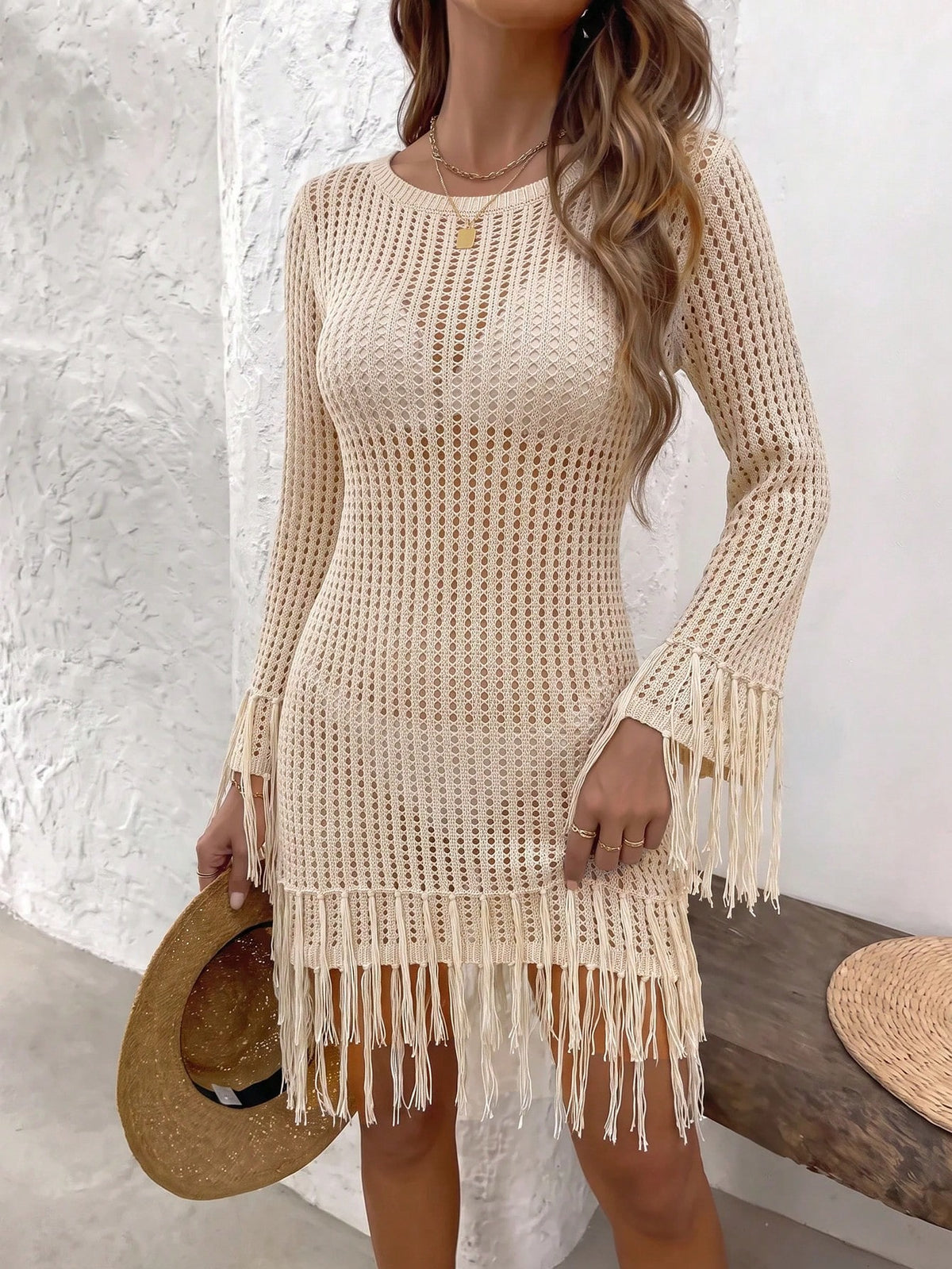 Breezaya Vestido de Tricô Feminino Sexy Elegante Romântico Casual Bege com Recortes Vazados e Decoração de Borlas e Franjas para Praia Férias Outono