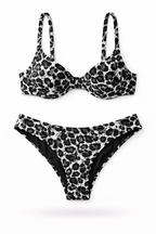 Biquíni Luna – Estampa Floral Vibrante com Modelagem Moderna