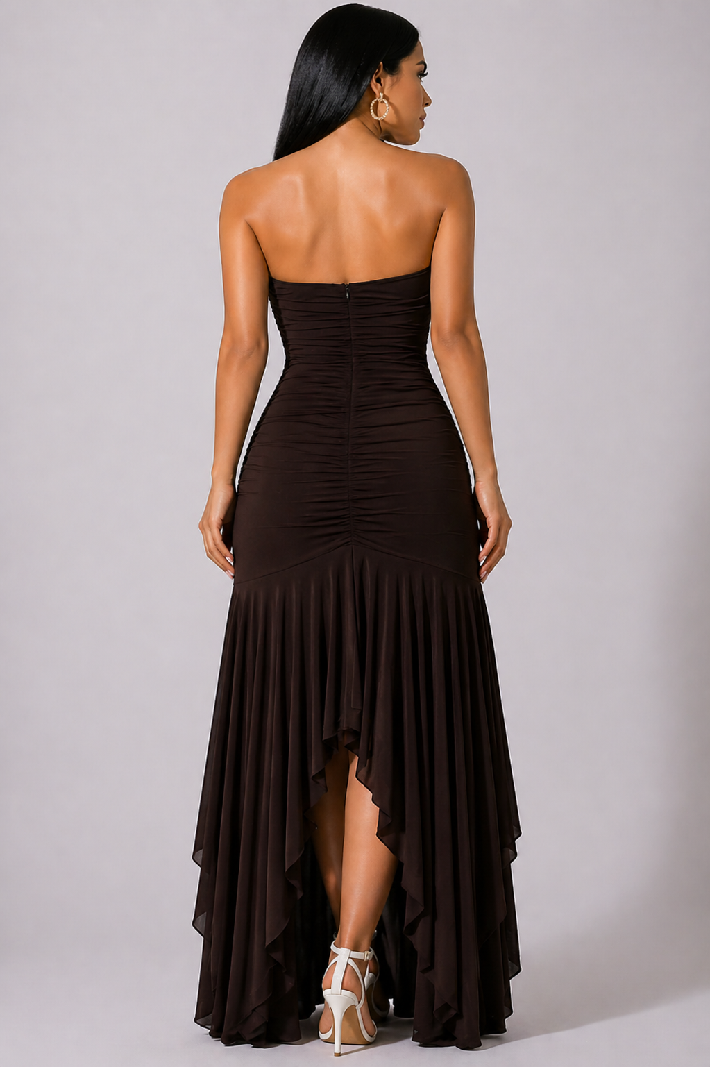 Vestido Mary – Sofisticação Radiante em Tons Dourados