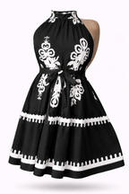 Vestido Livia – Elegância Clássica com Detalhes