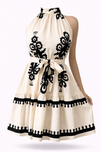 Vestido Livia – Elegância Clássica com Detalhes