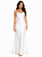 Vestido Minimalismo Antonella com Elegância Atemporal