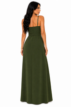 Vestido Vick – Elegância Atemporal com Toque de Ousadia