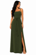 Vestido Vick – Elegância Atemporal com Toque de Ousadia