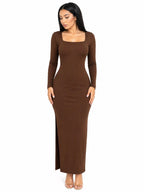 Vestido Longo Clássico com Toque Moderno Stephanie Marrom