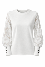 Blusa Feminina Eloá – Manga Longa em Renda Floral com Botões